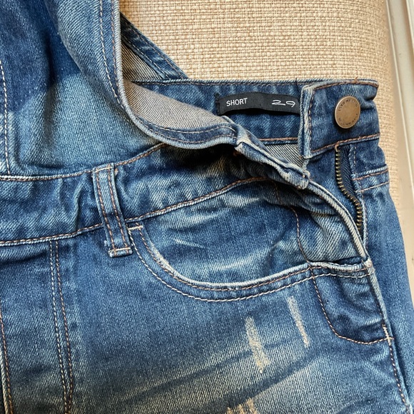 William Rast denim overall jean shorts. - Picture 5 of 5